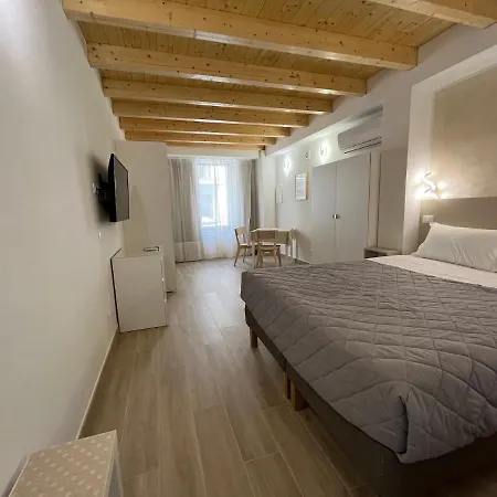 Anfite Apartments Santa Maria Desenzano del Garda Exterior photo
